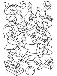 Bailando alrededor del árbol de Navidad