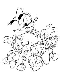 El Pato Donald junto con Juanito, Jorgito y Jaimito