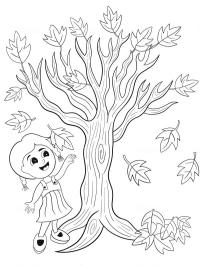 Chica cerca de un árbol sin hojas