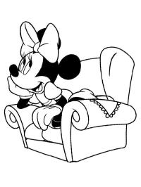 Minnie Mouse en el sofá